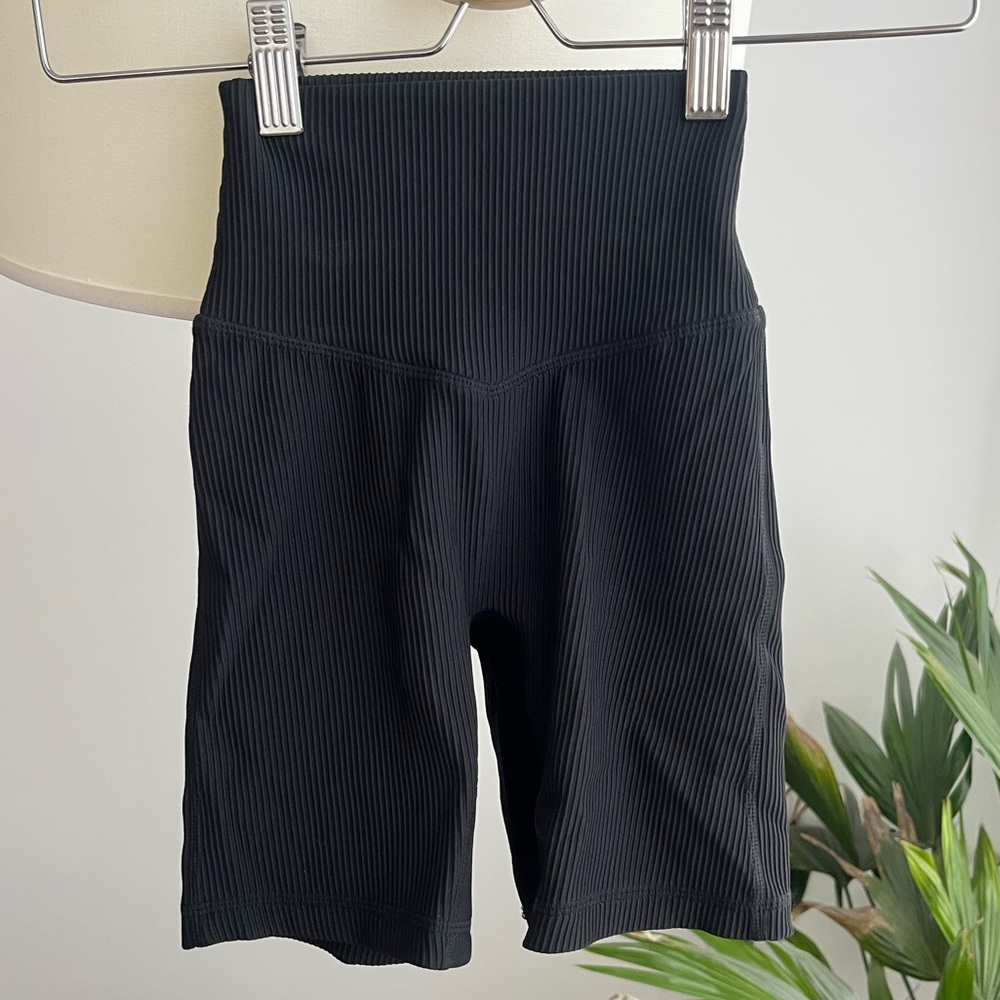 NWT BuffBunny Material Girl Ribbed Short - Picture 3 of 5